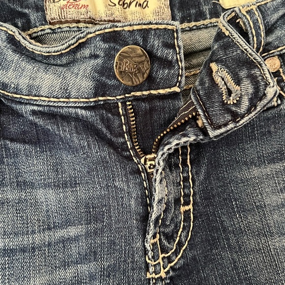 BKE Sabrinaโ Cropped Jeans - Picture 4 of 7